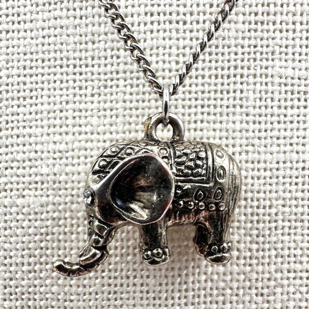Vintage 80s Silver Tone Elephant Pendant Necklace Animal Charm Tribal Jewelry